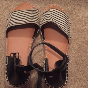 Old Navy Sandals Size 7